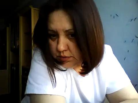 LockyCharm111 online show from April 24, 2026, 5:20 am