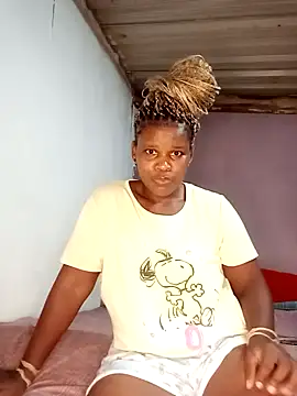 Snapshot of MrsTrina chatting on February 12, 2026, 6:29 pm MrsTrina online show from February 12, 2026, 6:29 pm