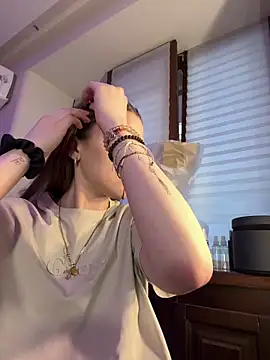 YourSweetArya online show from March 12, 2026, 2:54 pm