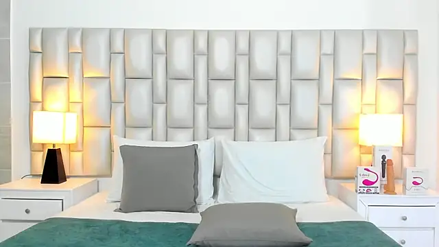 Snapshot of paola_katy_dicks chatting on March 14, 2026, 1:39 pm paola katy dicks online show from March 14, 2026, 1:39 pm