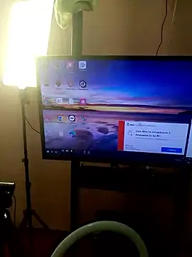 sasha gracee  online show from April 13, 2026, 12:42 pm