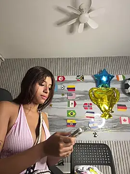 Snapshot of Sophie19__ chatting on June 21, 2026, 9:15 am Sophie19 online show from June 21, 2026, 9:15 am