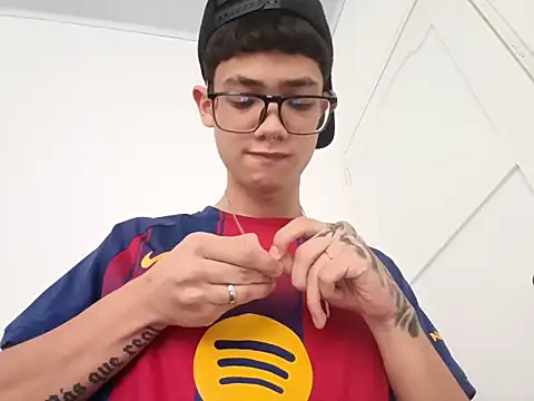 Snapshot of Santi_Princex chatting on February 12, 2026, 10:09 pm Santi Princex online show from February 12, 2026, 10:09 pm