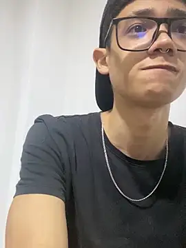 Snapshot of Santi_Princex chatting on February 16, 2026, 11:46 pm Santi Princex online show from February 16, 2026, 11:46 pm