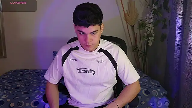 Snapshot of eithan_jonnes chatting on March 8, 2026, 6:33 pm eithan jonnes online show from March 8, 2026, 6:33 pm