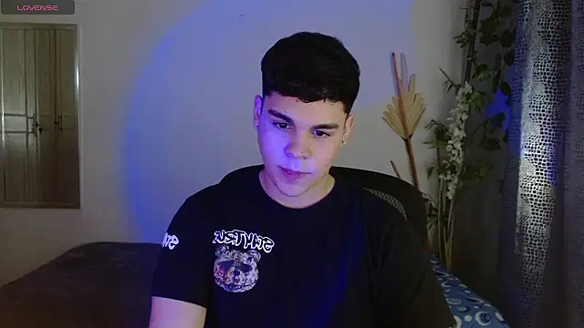 Snapshot of eithan_jonnes chatting on March 24, 2026, 8:42 pm eithan jonnes online show from March 24, 2026, 8:42 pm