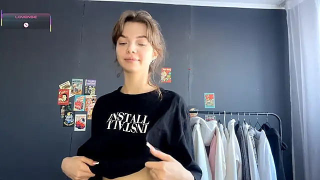 Snapshot of TaliaOgwynn chatting on February 18, 2026, 11:06 am TaliaOgwynn online show from February 18, 2026, 11:06 am