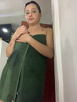 Snapshot of alana__070 chatting on February 15, 2026, 1:17 am alana 070 online show from February 15, 2026, 1:17 am