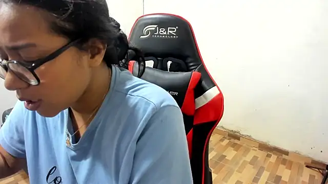 Snapshot of QueenNyxx chatting on April 7, 2026, 2:30 pm QueenNyxx online show from April 7, 2026, 2:30 pm