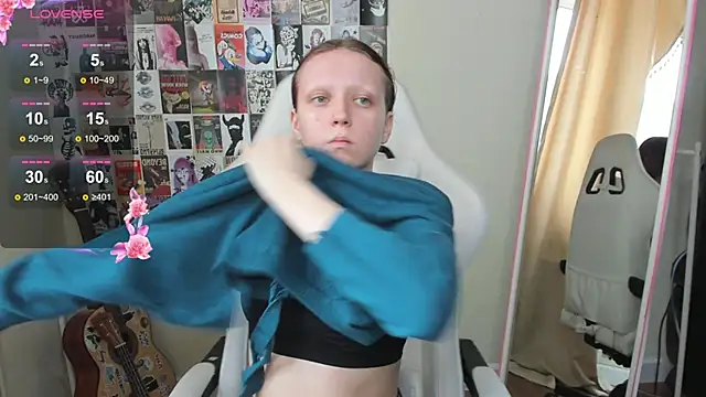 Snapshot of NikolFlostt chatting on April 12, 2026, 1:09 am NikolFlostt online show from April 12, 2026, 1:09 am