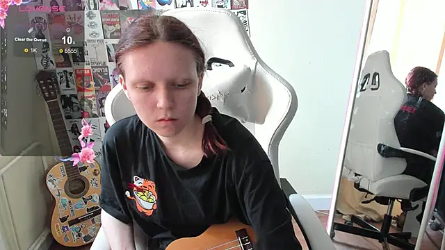 Snapshot of NikolFlostt chatting on April 8, 2026, 1:07 am NikolFlostt online show from April 8, 2026, 1:07 am