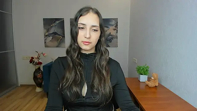 Effy Royse online show from May 13, 2026, 5:42 pm