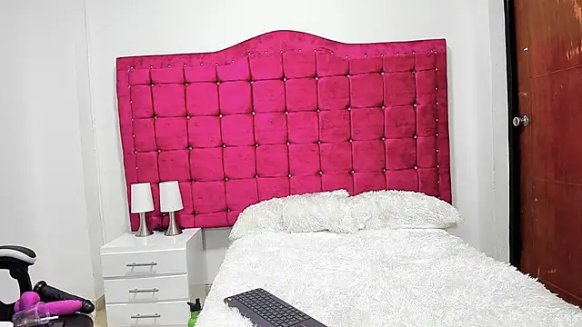 valery slim18 online show from April 28, 2026, 5:23 am