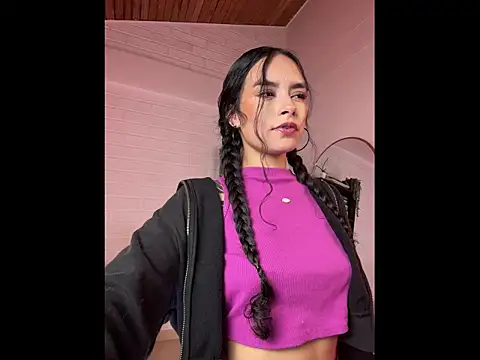 cristal roberts online show from June 8, 2026, 9:26 pm