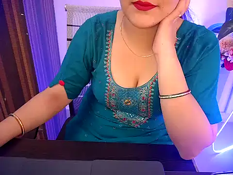 Snapshot of _chitranshi chatting on February 20, 2026, 6:19 am chitranshi online show from February 20, 2026, 6:19 am