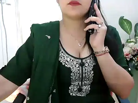 Snapshot of _chitranshi chatting on June 23, 2026, 5:27 am chitranshi online show from June 23, 2026, 5:27 am
