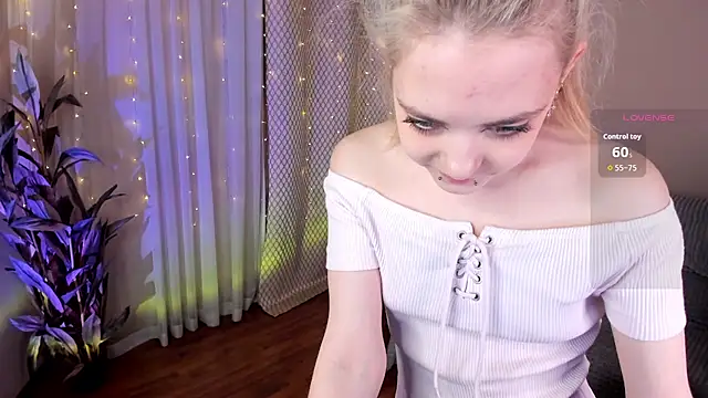 Snapshot of Astralil_ chatting on March 11, 2026, 1:21 am Astralil online show from March 11, 2026, 1:21 am