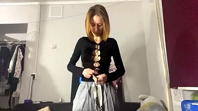 Snapshot of Sweety_Burger chatting on February 11, 2026, 4:18 pm Sweety Burger online show from February 11, 2026, 4:18 pm