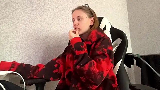 Snapshot of Sweety_Burger chatting on February 20, 2026, 12:07 pm Sweety Burger online show from February 20, 2026, 12:07 pm