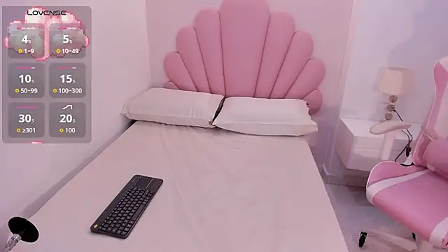 iris cuteface online show from February 15, 2026, 11:53 am