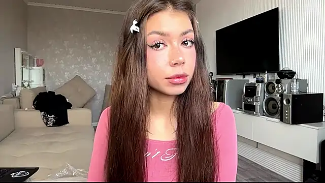 Snapshot of You_Club_Winx chatting on April 4, 2026, 7:04 am You Club Winx online show from April 4, 2026, 7:04 am