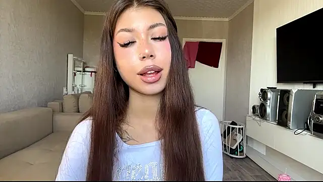 Snapshot of You_Club_Winx chatting on May 22, 2026, 7:39 am You Club Winx online show from May 22, 2026, 7:39 am