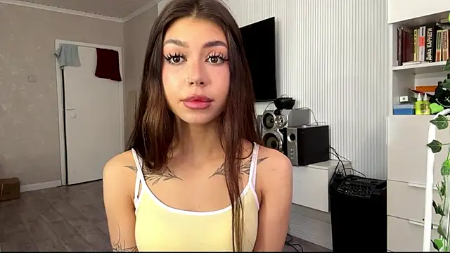 Snapshot of You_Club_Winx chatting on March 12, 2026, 11:14 am You Club Winx online show from March 12, 2026, 11:14 am