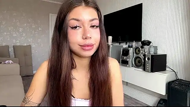 Snapshot of You_Club_Winx chatting on April 3, 2026, 7:04 am You Club Winx online show from April 3, 2026, 7:04 am