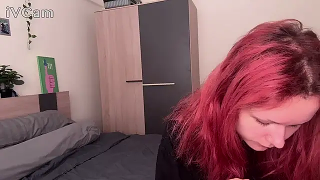 Snapshot of pixieyes00n chatting on February 15, 2026, 2:12 am pixieyes00n online show from February 15, 2026, 2:12 am