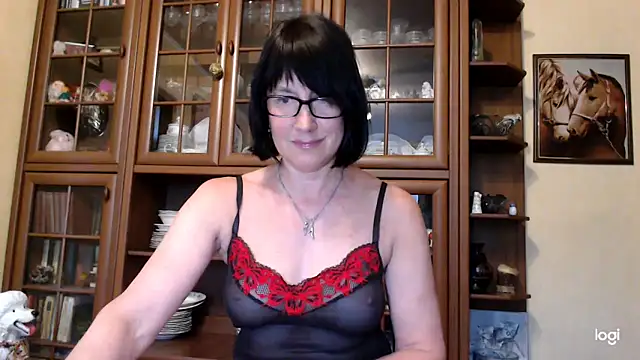 Vlastelina online show from May 10, 2026, 1:46 pm