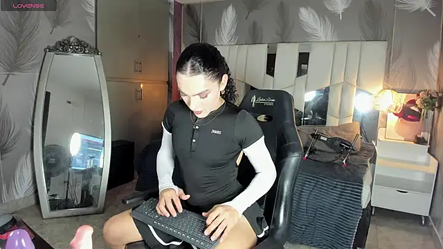 Veronica hottie online show from May 30, 2026, 2:07 am