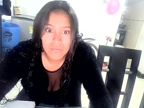 luna E online show from April 17, 2026, 12:19 pm