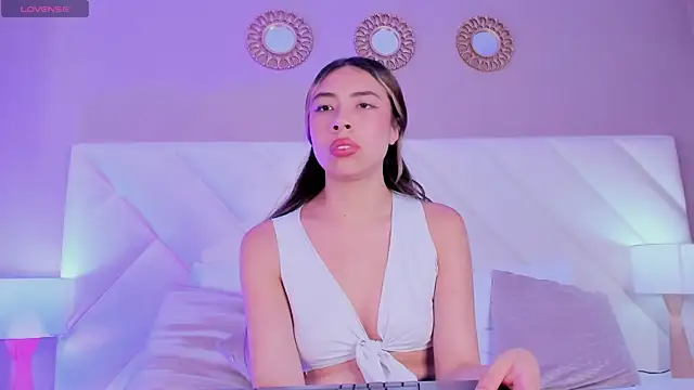 Snapshot of ValeryGomezz chatting on April 30, 2026, 8:57 pm ValeryGomezz online show from April 30, 2026, 8:57 pm