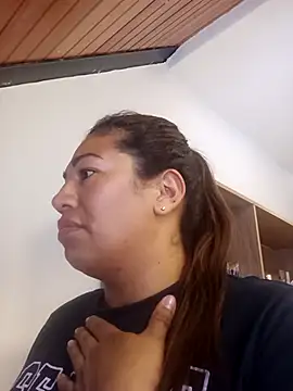 eva vidal  online show from April 20, 2026, 5:03 pm