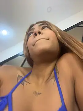 SinLunaXXX online show from May 12, 2026, 9:54 pm