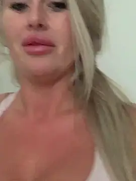 Snapshot of ArabellaJames chatting on March 5, 2026, 10:23 am ArabellaJames online show from March 5, 2026, 10:23 am