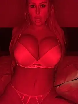 Snapshot of ArabellaJames chatting on March 25, 2026, 1:06 am ArabellaJames online show from March 25, 2026, 1:06 am