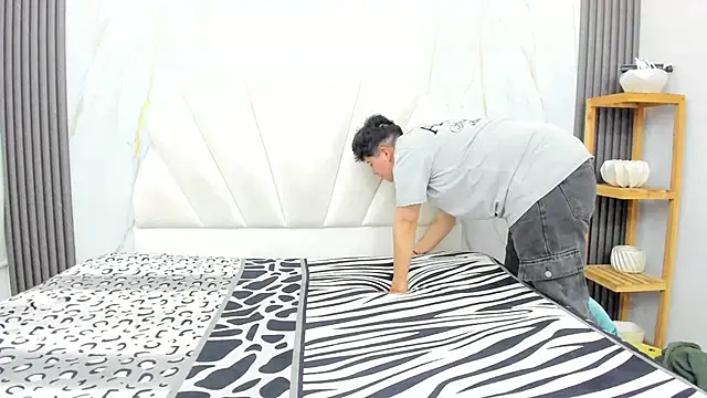 Gaia n Nix online show from April 3, 2026, 3:46 am