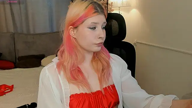 WarmAtEdges online show from March 21, 2026, 2:43 pm