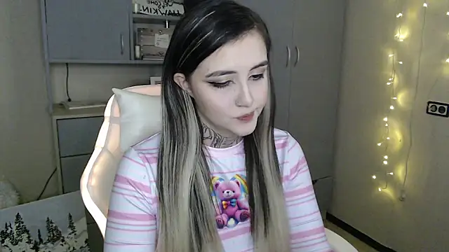 Snapshot of Rin_Tozier chatting on March 9, 2026, 1:31 am Rin Tozier online show from March 9, 2026, 1:31 am