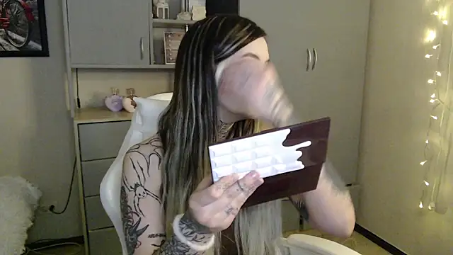 Snapshot of Rin_Tozier chatting on March 30, 2026, 1:18 am Rin Tozier online show from March 30, 2026, 1:18 am