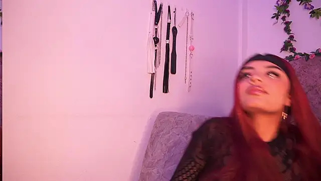 TiffanySander online show from February 17, 2026, 2:42 am