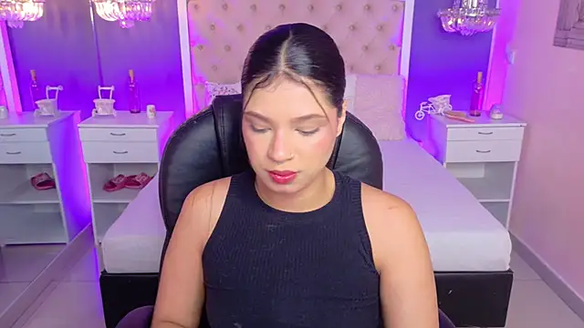 Hana Stone online show from April 13, 2026, 2:10 pm