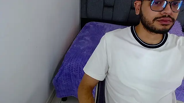 Snapshot of J_black_ chatting on February 19, 2026, 9:01 pm J black online show from February 19, 2026, 9:01 pm