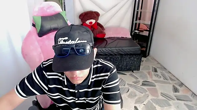 Top and bottom online show from May 10, 2026, 7:16 pm
