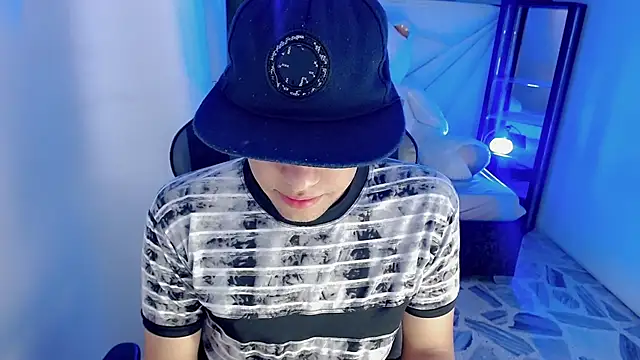 Top and bottom online show from May 1, 2026, 7:41 pm