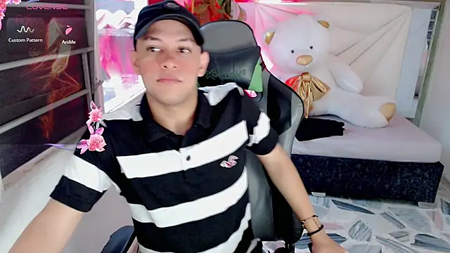 Top and bottom online show from April 21, 2026, 9:32 pm