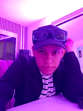 Top and bottom online show from May 16, 2026, 6:29 pm