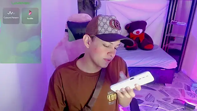Top and bottom online show from May 25, 2026, 3:28 am