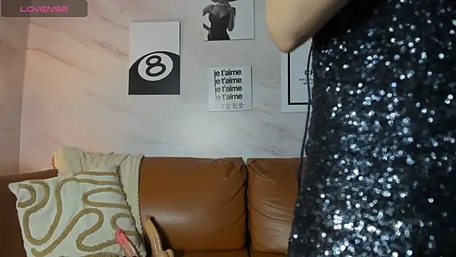 Snapshot of Hada_Magica chatting on April 19, 2026, 7:16 pm Hada Magica online show from April 19, 2026, 7:16 pm